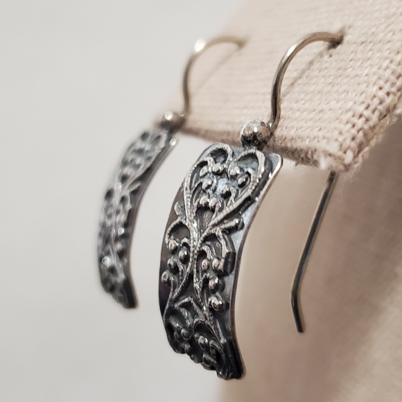 Silpada Oxidized Sterling Scroll Earrings - Picture 8 of 16